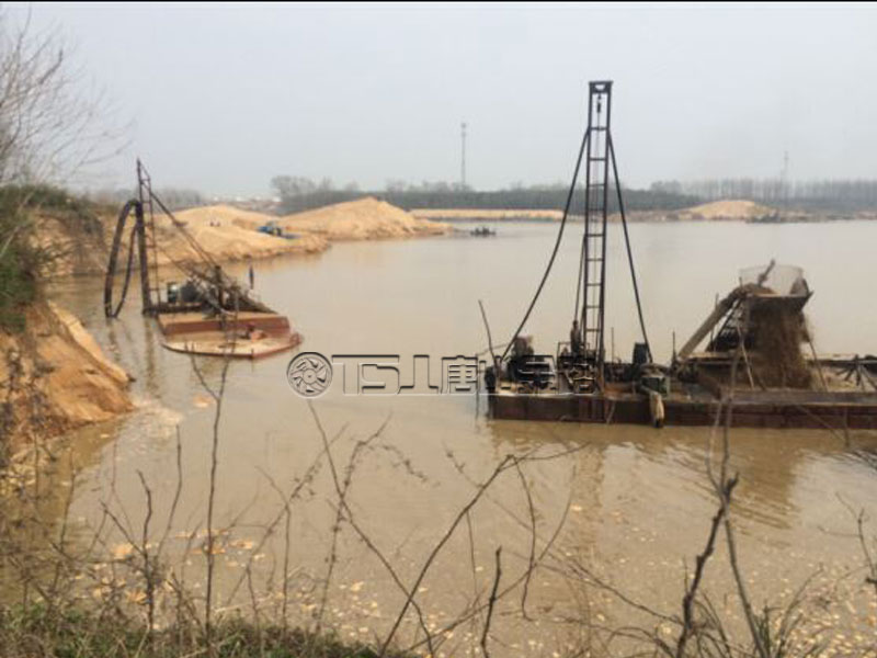 無節(jié)制開采河沙，河堤受損嚴(yán)重