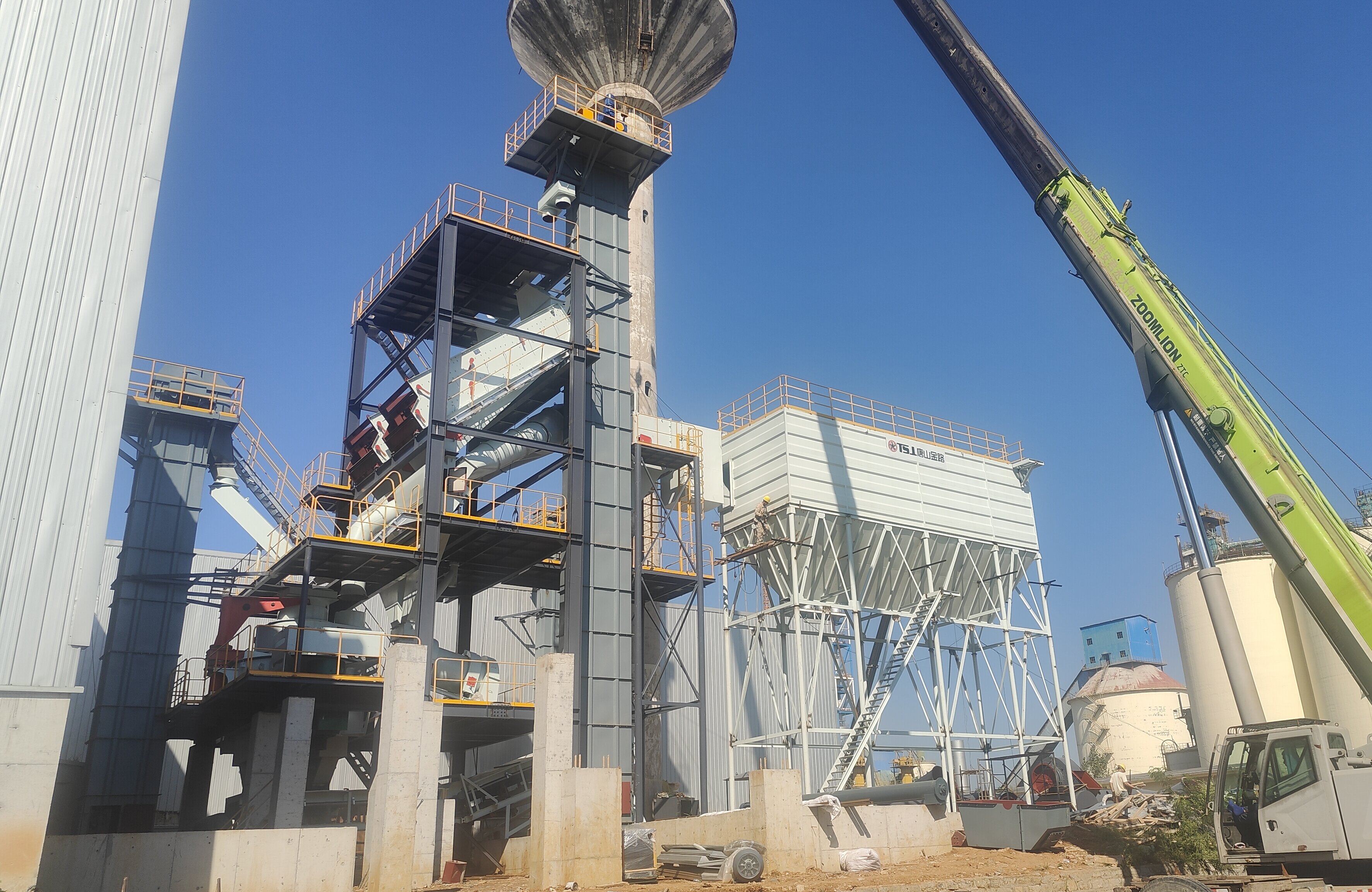 建筑垃圾堆成山？制砂樓一鍵 “點(diǎn)石成金”！